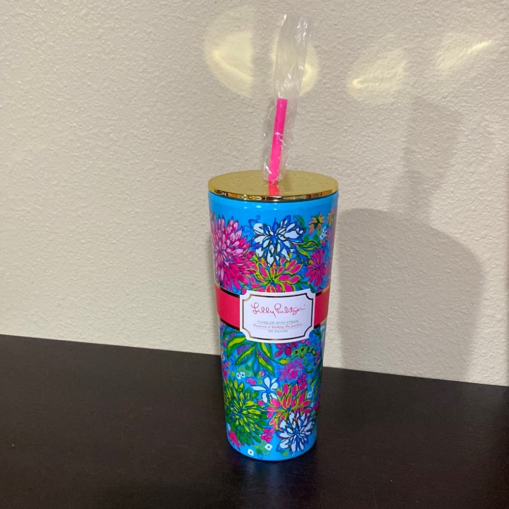 New Lilly Pulitzer Walking On Sunshine print tumbler with straw